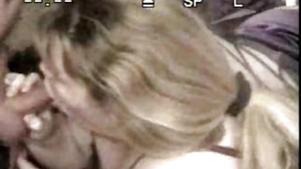 Kalın sert türk lez porn beceriyor ip ile bağlı kafasına yerleştirilmiş bir cam kutu var