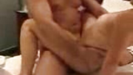Esmer türkçe lezbiyen video mastürbasyon ballbusti sonra ona bir oral seks verir
