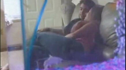Güzel kız erkek arkadaşının isteklerini karşılamak için seviyor turk lez porn