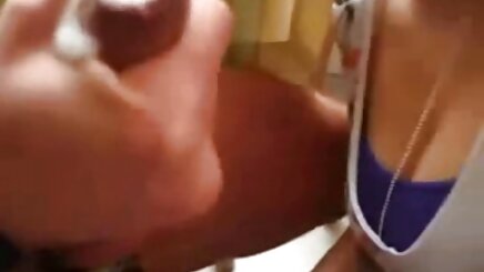 Dört kızlar türk lez video aşk kedi yalama ve parmak üzerinde the kanepe